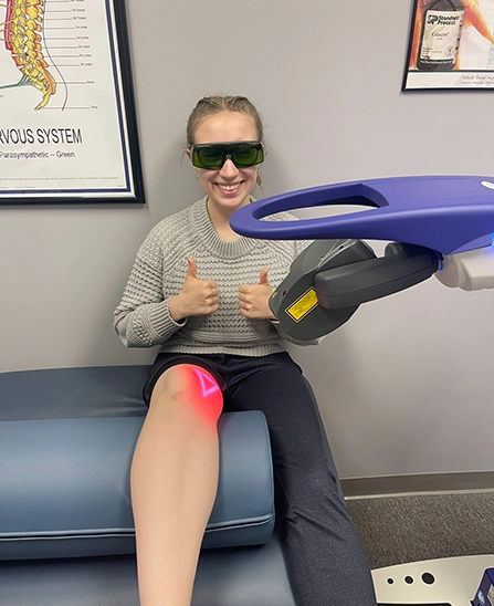 Chiropractic Wallingford CT MLS Laser Therapy On Knee